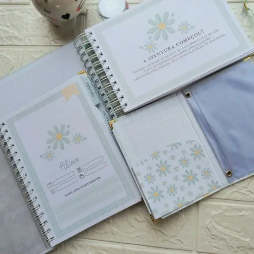 Kit Bebê Margaridas Personalizado com Caderneta e Livro do Bebê