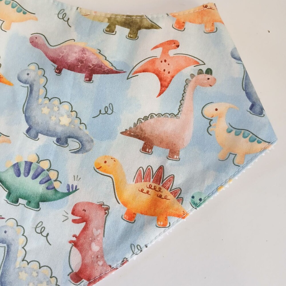 Babador Bandana Bebê Dinossauro 100% Algodão Dupla Face Absorve