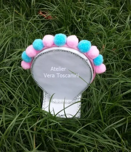 tiara pompom