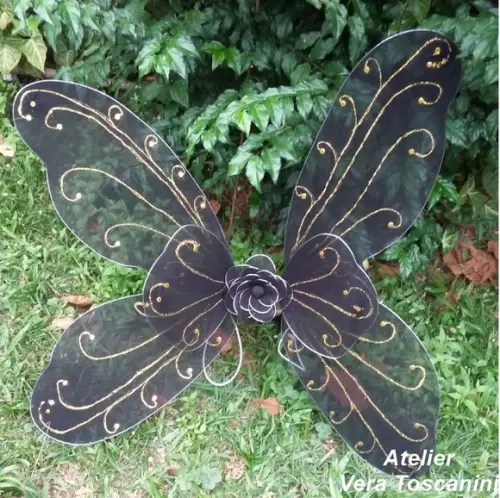 Fantasia de borboleta preta infantil