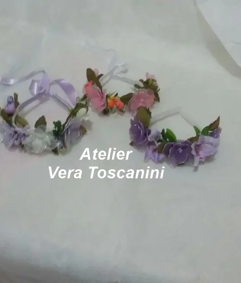 Tiara de flores em meia de seda