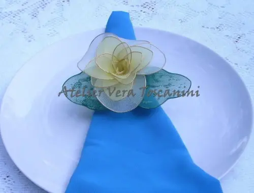 Porta-guardapo flor de meia de seda!