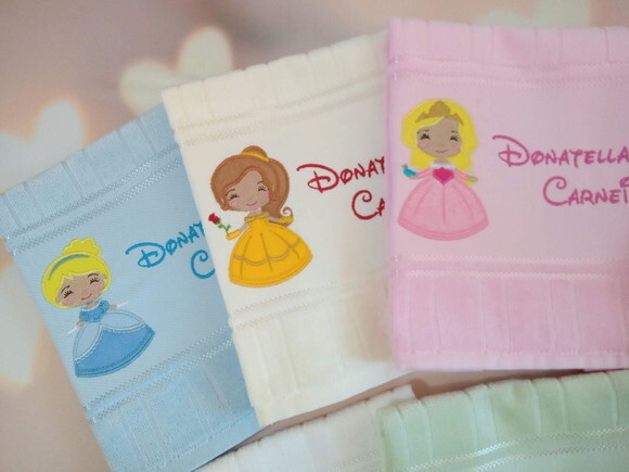 Kit com 5 Toalhinhas Bordadas - Princesas