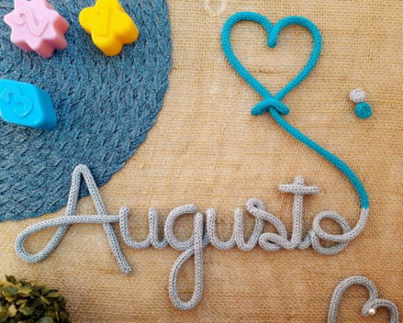 Augusto em Tricotin (valor Refere-se ao Nome)