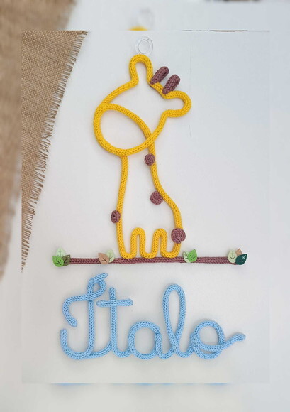 Girafa + Nome 5 Letras em Tricotin