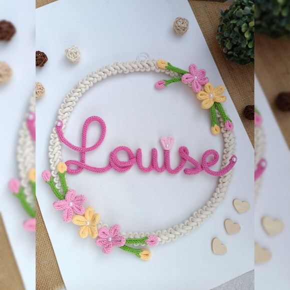 Guirlanda com 5 Flores + Nome 5 Letras