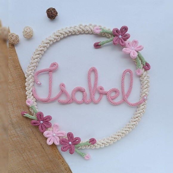 Guirlanda com 5 Flores + Nome 6 Letras