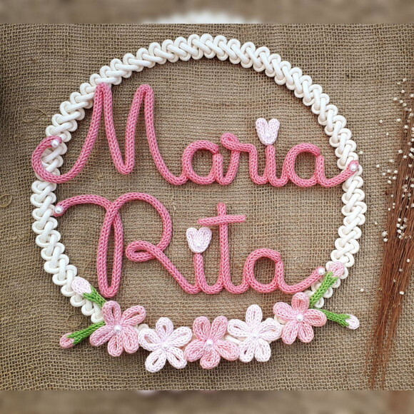 Guirlanda com 5 Flores + Nome 9 Letras