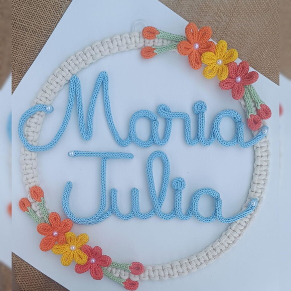 Guirlanda com 6 Flores + Nome 10 Letras