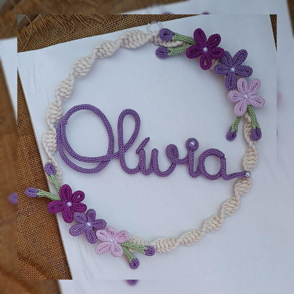 Guirlanda com 6 Flores + Nome 6 Letras