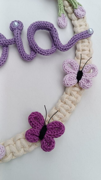 Guirlanda com 6 Flores + Nome 6 Letras e Borboletinhas