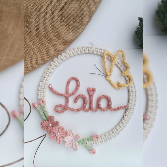 Guirlanda Macramé 3 Flores E Borboleta + Nome 3 Letras