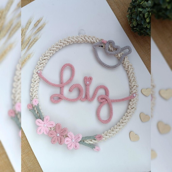 Guirlanda Macramé 3 Flores E Borboleta + Nome 3 Letras