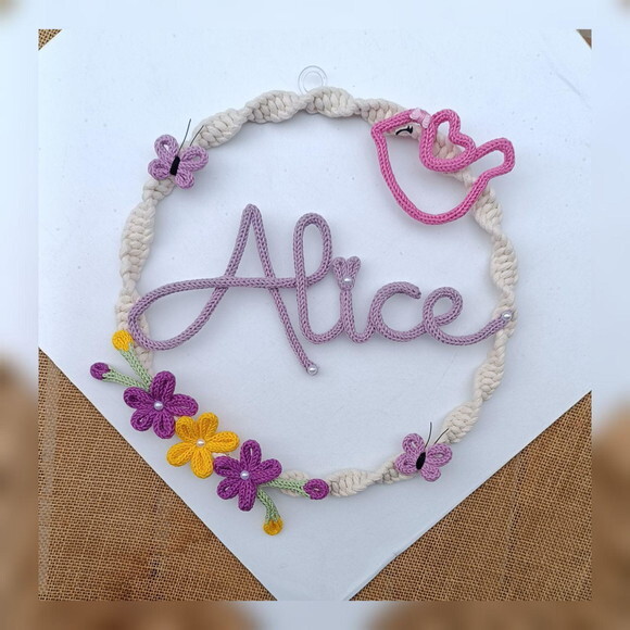 Guirlanda Macramé 3 Flores E Borboleta + Nome 5 Letras