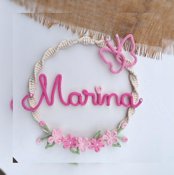 Guirlanda Macramé 5 Flores E Borboleta + Nome 6 Letras