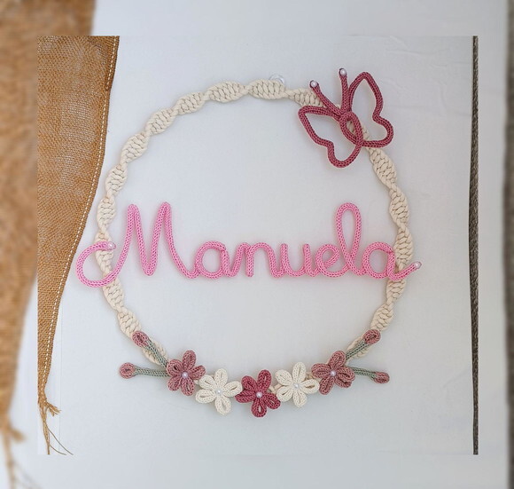 Guirlanda Macramé 5 Flores E Borboleta + Nome 7 Letras