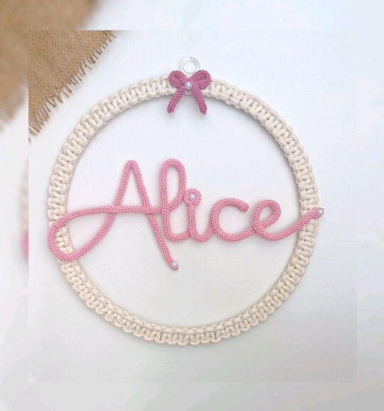 Guirlanda Macramé com lacinho + nome 5 letras