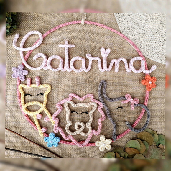 Guirlanda SAFARI FLORAL com nome 8 letras