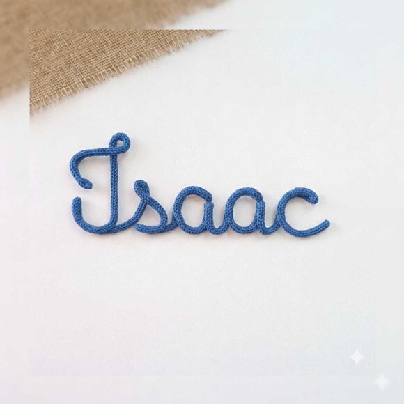 Isaac em Tricotin (ATENCAO A DESCRIÇÃO DO PRODUTO)