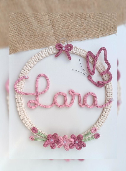 Lara em Tricotin (valor Refere-se ao Nome)