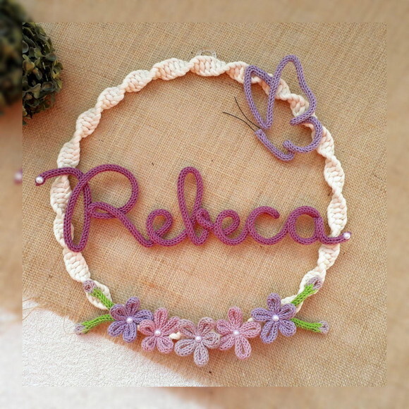 Rebeca em Tricotin (valor Refere-se ao Nome)
