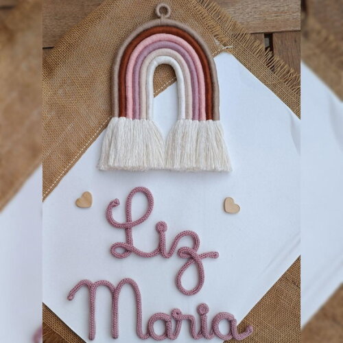 Arco Íris Boho + Nome 8 Letras em Tricotin