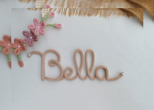 Bella em Tricotin (valor Refere-se ao Nome)