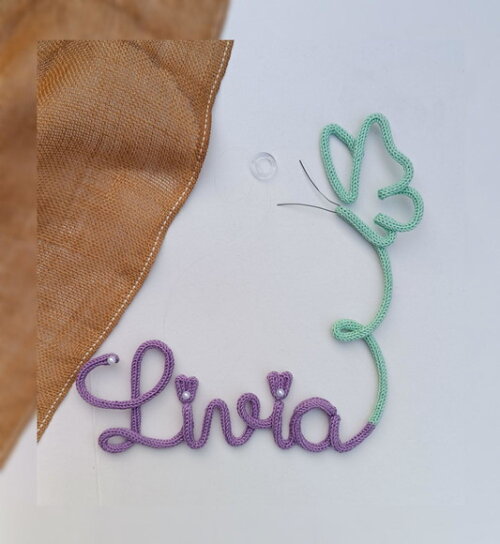 Borboleta + nome 5 letras em tricotin