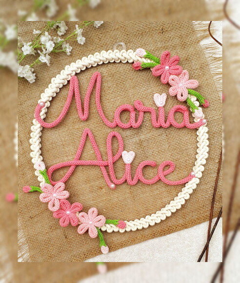 Guirlanda com 5 Flores + Nome 10 Letras