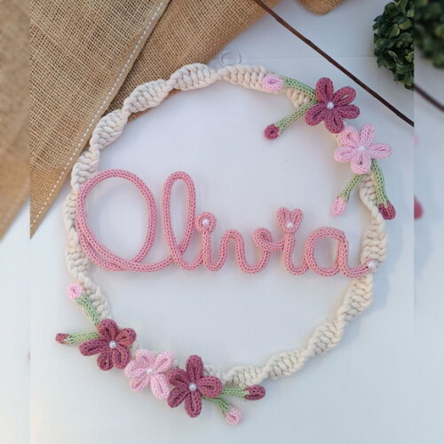 Guirlanda com 5 Flores + Nome 6 Letras