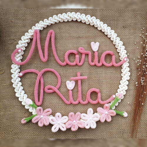 Guirlanda com 5 Flores + Nome 9 Letras