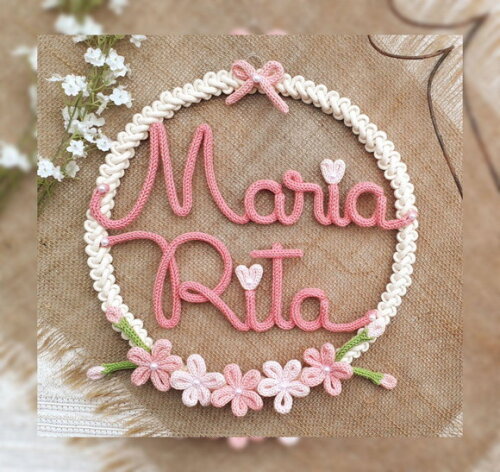 Guirlanda com 5 Flores + Nome 9 Letras