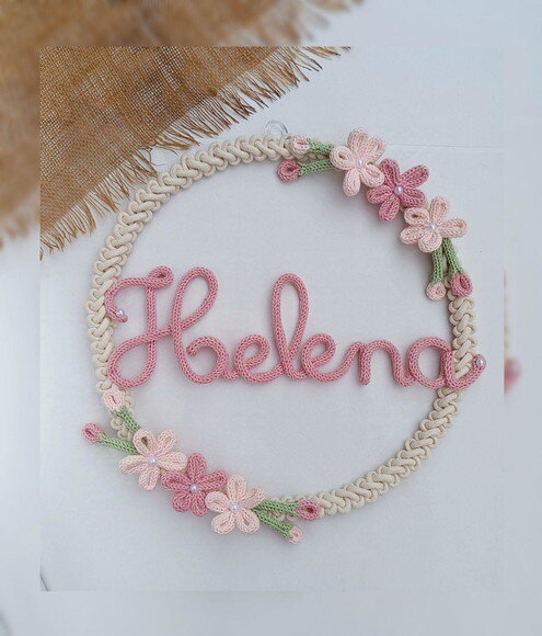 Guirlanda com 6 Flores + Nome 9 Letras