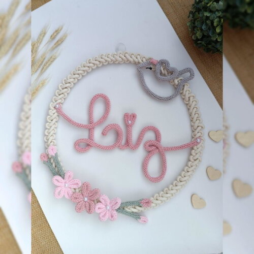 Guirlanda Macramé 3 Flores E Borboleta + Nome 3 Letras