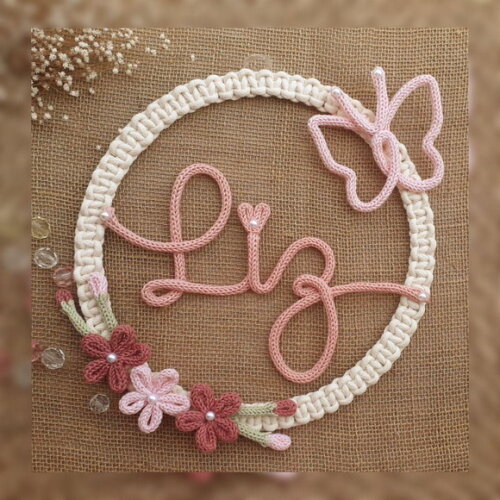 Guirlanda Macramé 3 Flores E Borboleta + Nome 6 Letras