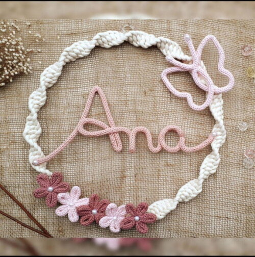 Guirlanda Macramé 5 Flores E Borboleta + Nome 3 Letras