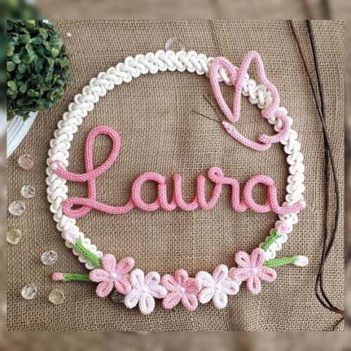 Guirlanda Macramé 5 Flores E Borboleta + Nome 5 Letras