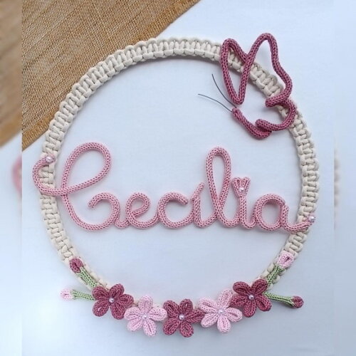 Guirlanda Macramé 5 Flores E Borboleta + Nome 7 Letras