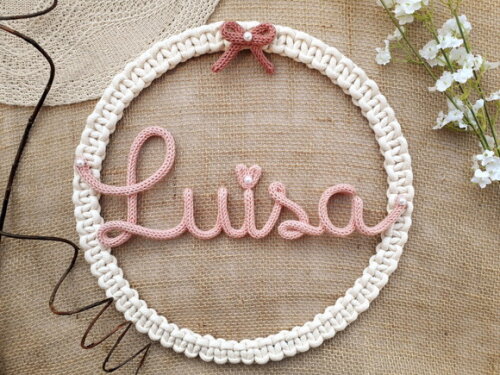 Guirlanda Macramé com lacinho + nome 5 letras