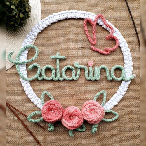 Guirlanda Rosas com coração + nome 8 letras