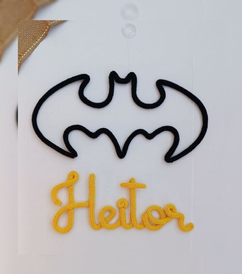 Heitor c/ Batman em Tricotin