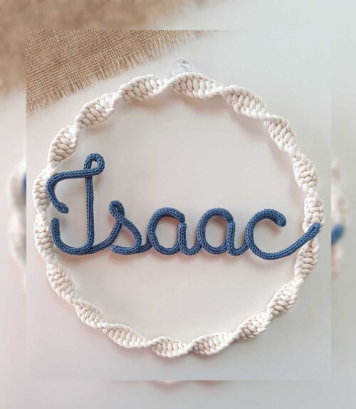 Isaac em Tricotin (ATENCAO A DESCRIÇÃO DO PRODUTO)