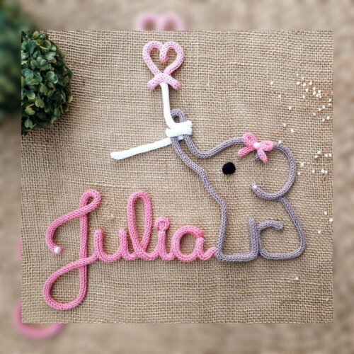 Julia em Tricotin (valor Refere-se ao Nome)