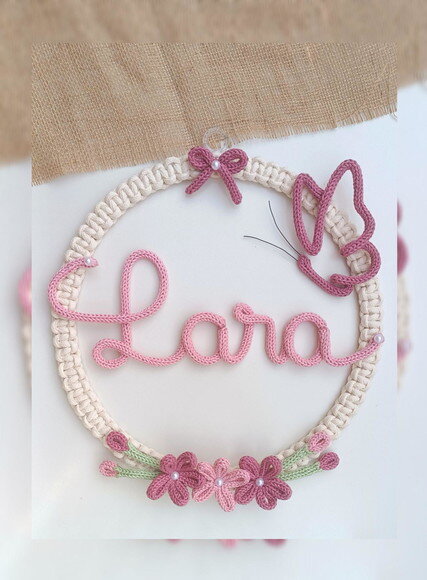 Lara em Tricotin (valor Refere-se ao Nome)