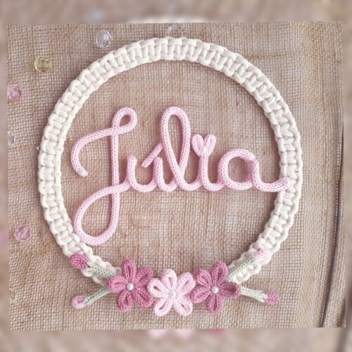 Julia em Tricotin (valor Refere-se ao Nome)