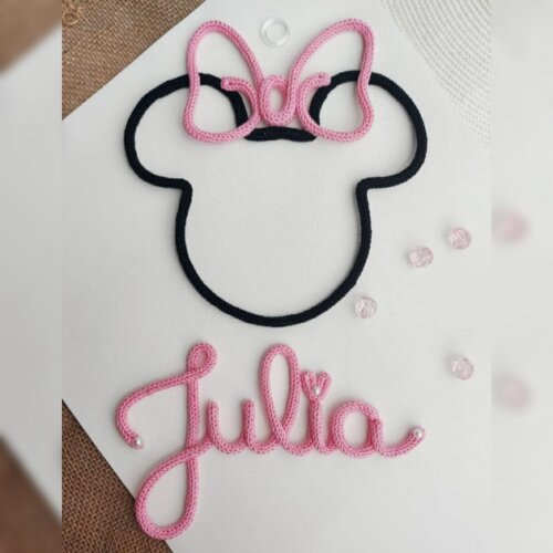Julia em Tricotin (valor Refere-se ao Nome)