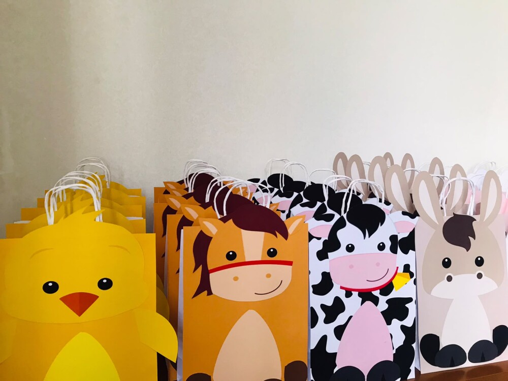 Sacolinhas krafts personalizadas fazendinha