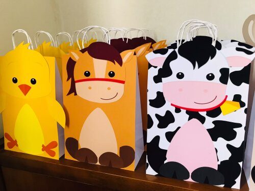 Sacolinhas krafts personalizadas fazendinha