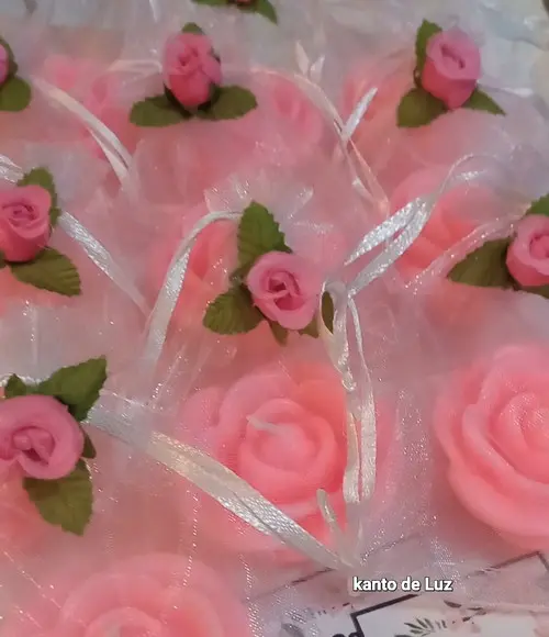 Lembrancinha Vela Rosa Média