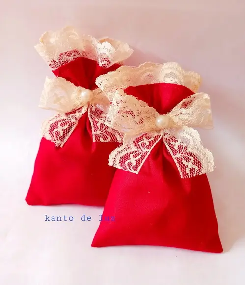 Sache Saquinho Vermelho com Renda Bege